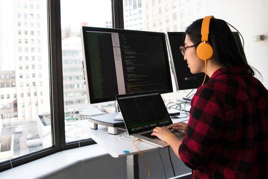 Secure data handling workflow for AI-assisted document analysis